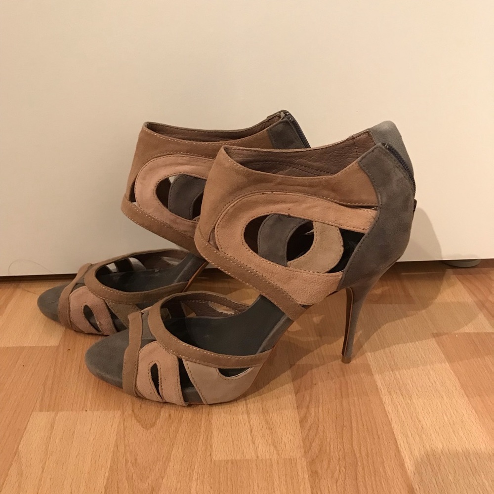 Steve Madden Sandals Size 10